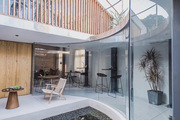 鼓浪屿上的咖啡厅--厦门 / 反正咖啡馆 项目详情见评论 光与木制