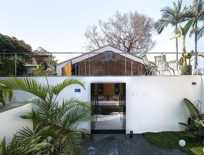 鼓浪屿上的咖啡厅--厦门 / 反正咖啡馆 项目详情见评论 光与木制