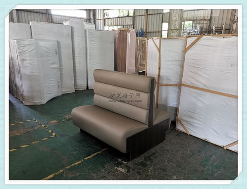 港式冰室风情 双面卡座沙发点亮厦门翔安区烧鸭店的独特魅力